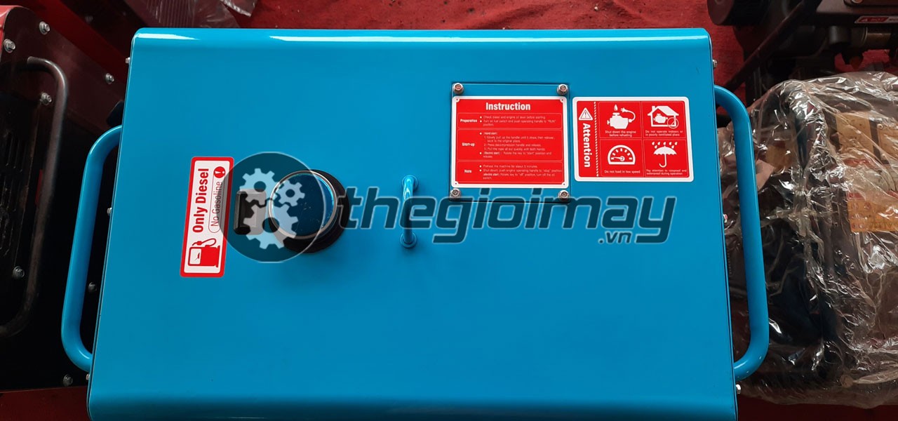 Nơi tiếp nhiên liệu của máy phát điện Tomikama HLC-8500