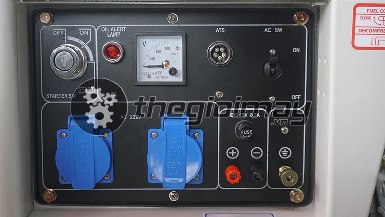 Bảng điều khiển của máy phát điện Huspanda HD6500