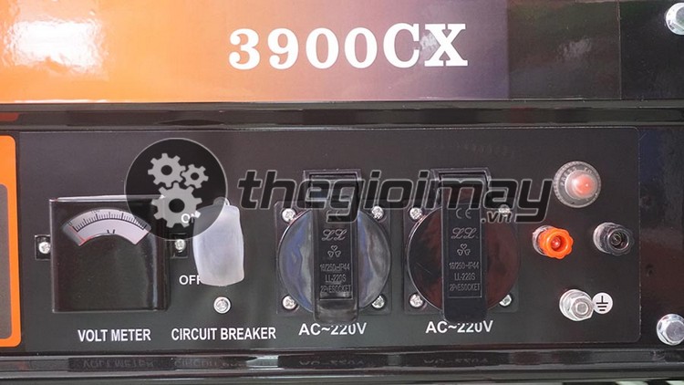 Bảng điều khiển của máy phát điện Kamastsu 3900CX