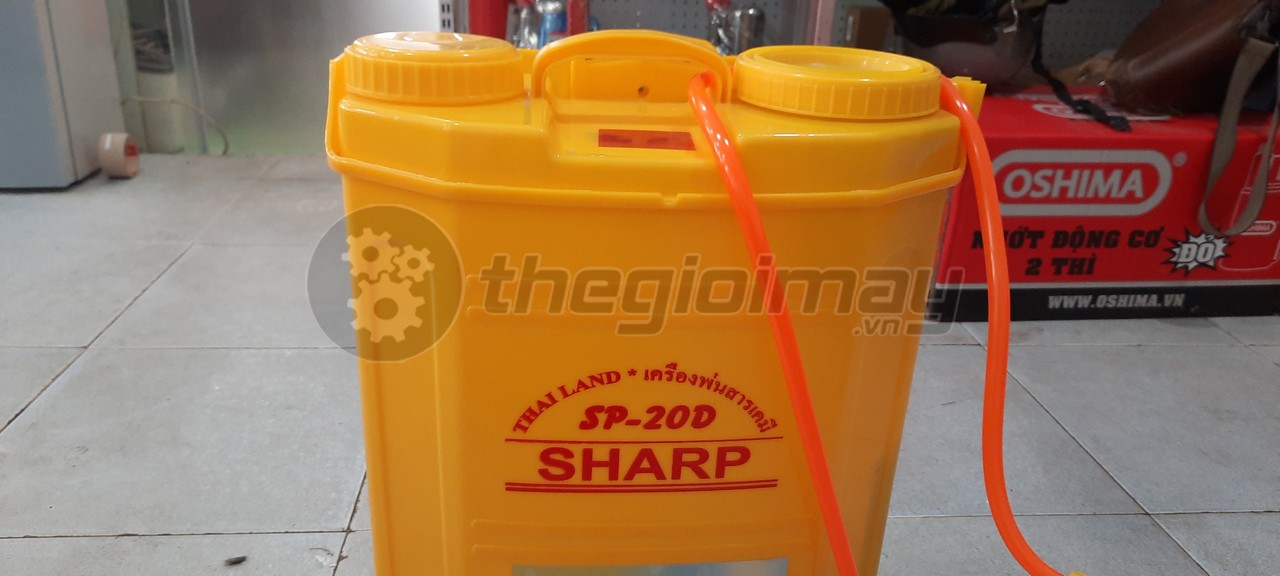 Vỏ bình xịt điện Sharp SP-12D làm bằng nhựa nguyên chất chắc chắn